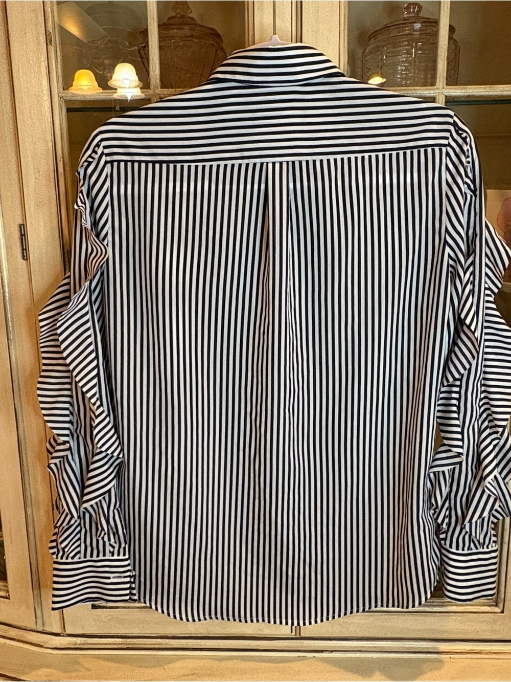 EUC Banana Republic Black & White Striped Ruffle-Sleeve Button-Down Blouse - Picture 4 of 6